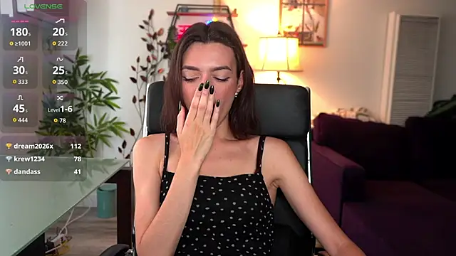 olivia jeas online show from June 5, 9:09 pm