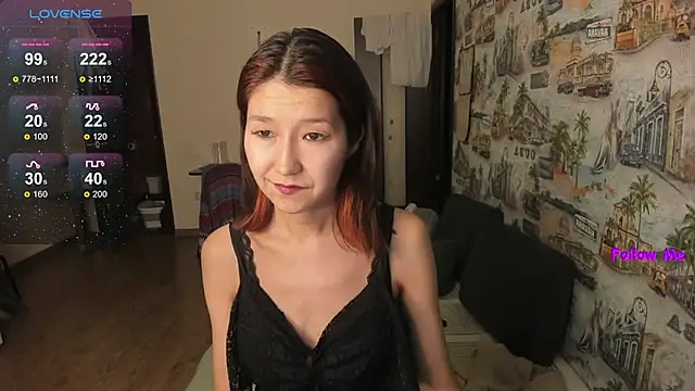 Snapshot of LeyylaStoone chatting on December 4, 2:04 pm LeyylaStoone online show from December 4, 2:04 pm