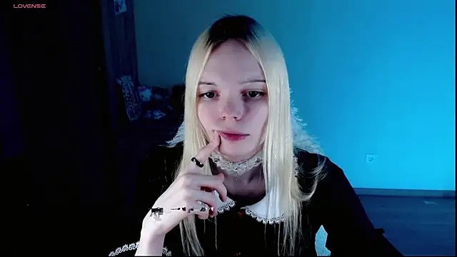 Emily Nyaffee online show from February 21, 1:22 am