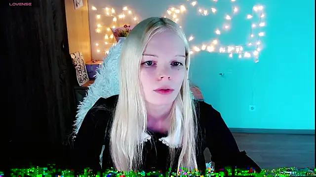 Emily Nyaffee online show from February 28, 1:05 am