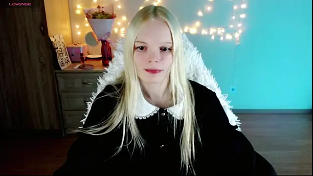 Emily Nyaffee online show from March 1, 8:21 pm