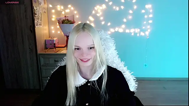 Emily Nyaffee online show from March 4, 11:22 pm