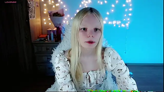 Emily Nyaffee online show from March 22, 10:48 pm