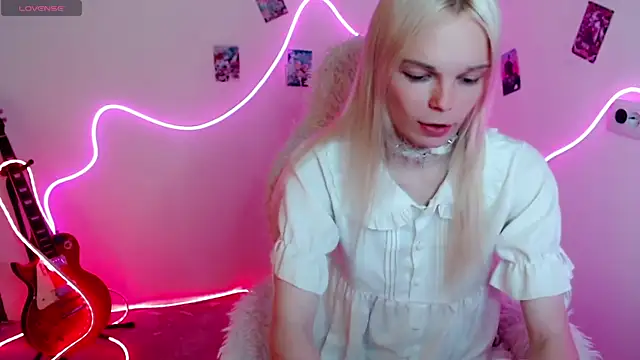 Emily Nyaffee online show from September 8, 2:27 pm