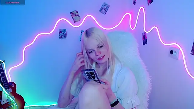 Emily Nyaffee online show from October 19, 5:13 pm