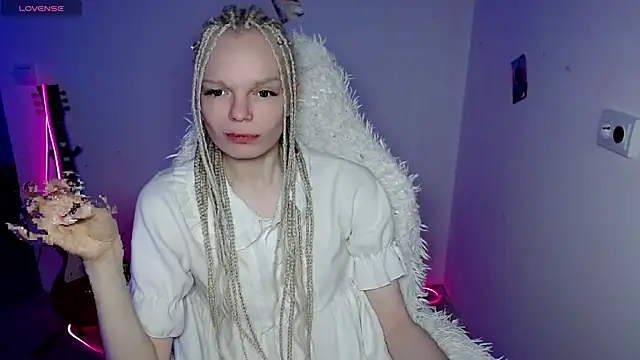 Emily Nyaffee online show from January 5, 9:18 pm