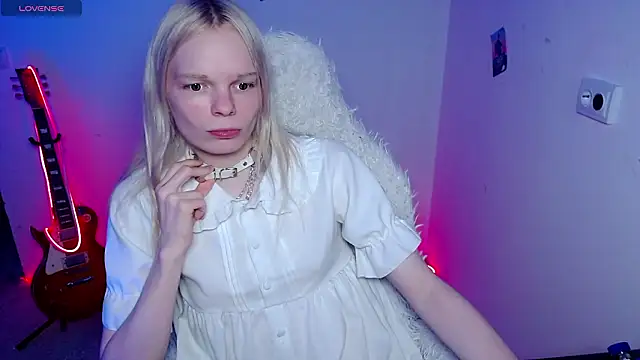 Emily Nyaffee online show from March 5, 7:43 pm