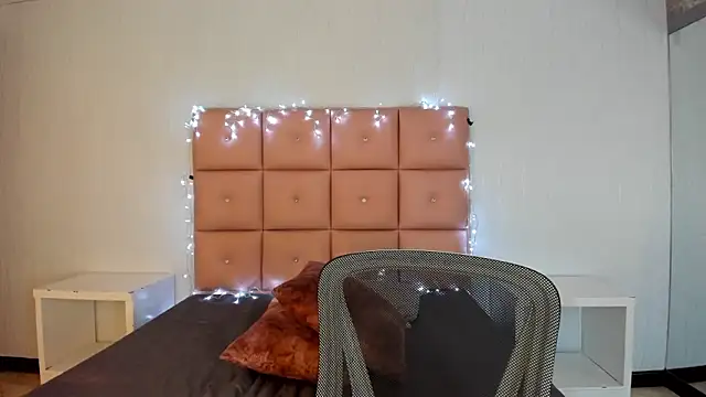 lhiamfit online show from December 6, 6:50 pm