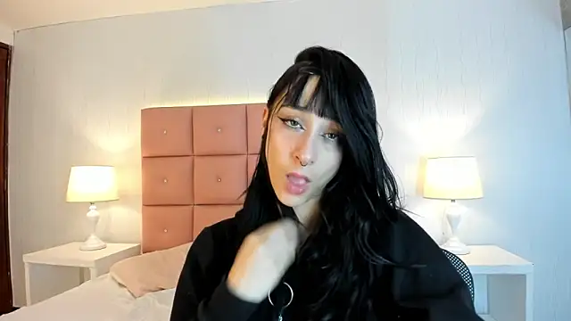 lhiamfit online show from March 5, 8:10 am