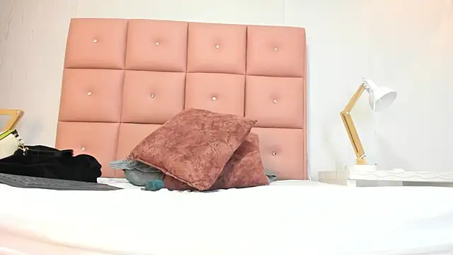 lhiamfit online show from December 3, 1:42 pm