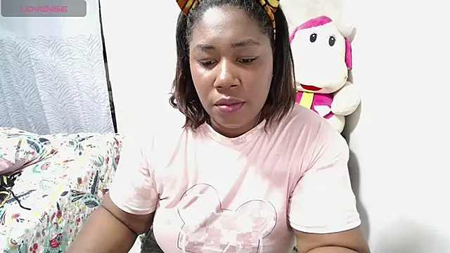 thickebonymilfF online show from October 11, 2:22 am