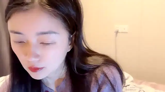 A-xena online show from March 23, 2:15 am