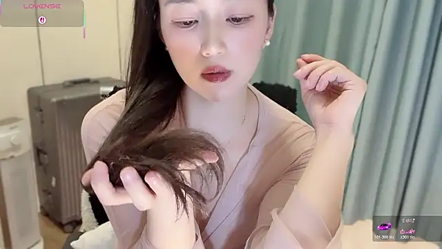 A-xena online show from November 28, 3:04 pm