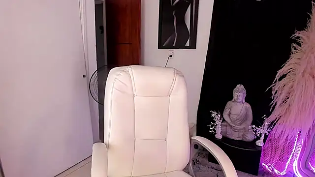 NatashaBrown12 online show from September 14, 9:58 pm