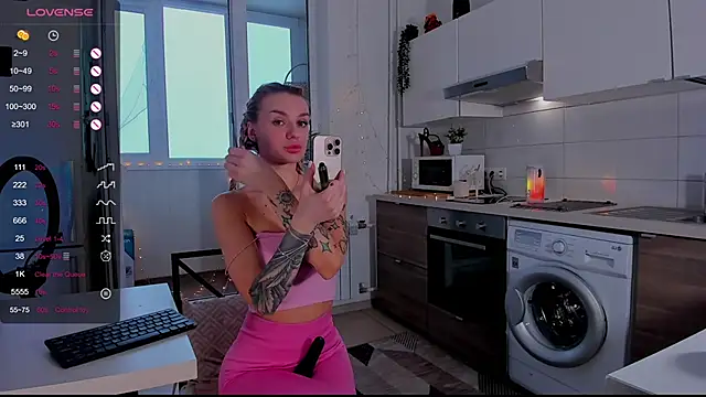 MissLovex online show from February 4, 3:00 am