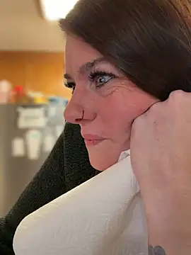 LadyLena1 online show from December 3, 12:07 am