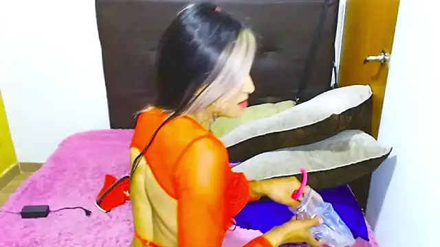 Queen camila online show from February 18, 12:37 am