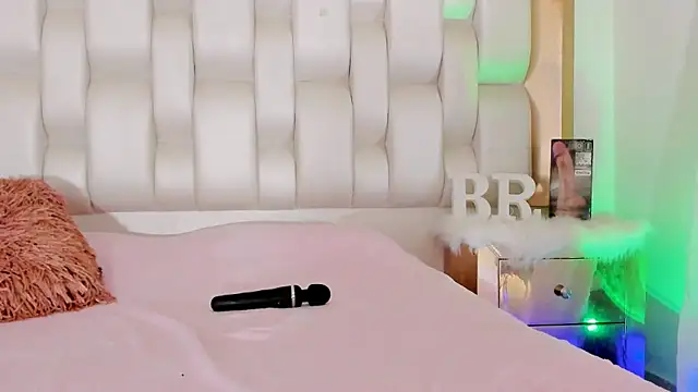 Snapshot of BeckyRusso chatting on March 22, 6:25 pm BeckyRusso online show from March 22, 6:25 pm