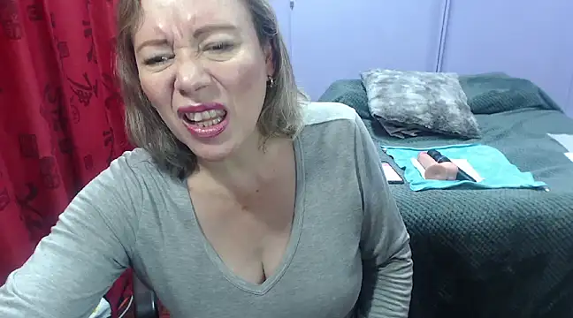 Snapshot of BRENDA_SEXY69 chatting on March 19, 8:54 pm BRENDA SEXY69 online show from March 19, 8:54 pm