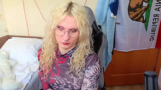 Lori Myaf online show from April 24, 3:47 pm