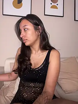 DianaHopson online show from April 21, 11:49 am