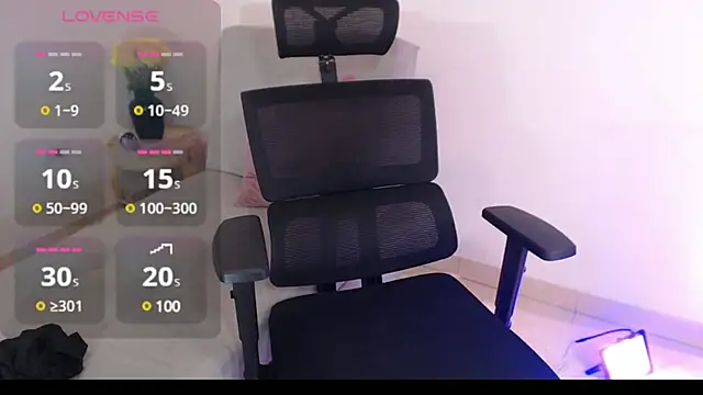 lilian prada online show from January 21, 7:39 pm