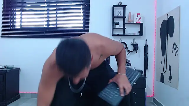 KinkyAllisonSub online show from December 30, 7:21 pm