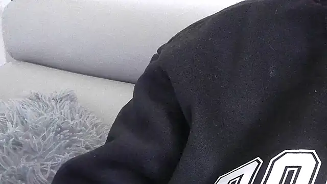 Snapshot of sarametisse26 chatting on January 15, 1:31 pm sarametisse26 online show from January 15, 1:31 pm