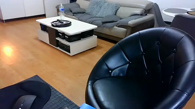 sarametisse26 online show from December 17, 7:14 am