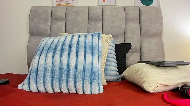 TiffanyFox1 online show from February 5, 11:04 am