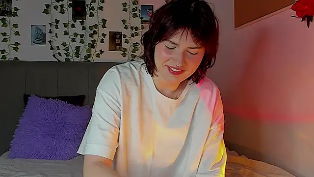 Snapshot of miss_Lizzy chatting on December 14, 1:17 am miss Lizzy online show from December 14, 1:17 am