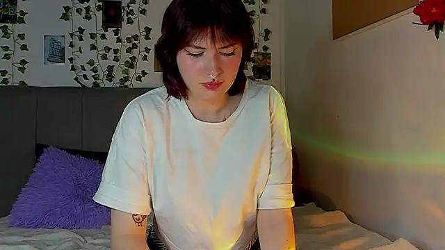 Snapshot of miss_Lizzy chatting on December 14, 4:34 am miss Lizzy online show from December 14, 4:34 am