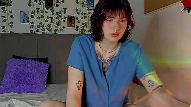 Snapshot of miss_Lizzy chatting on December 21, 1:15 am miss Lizzy online show from December 21, 1:15 am