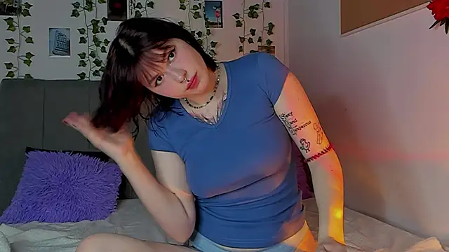 Snapshot of miss_Lizzy chatting on December 23, 1:18 am miss Lizzy online show from December 23, 1:18 am