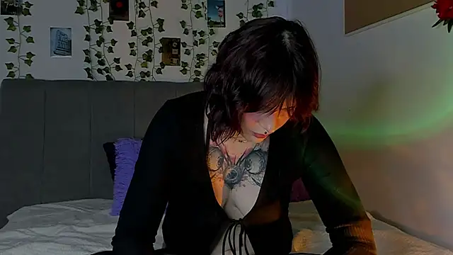 Snapshot of miss_Lizzy chatting on December 28, 4:19 am miss Lizzy online show from December 28, 4:19 am