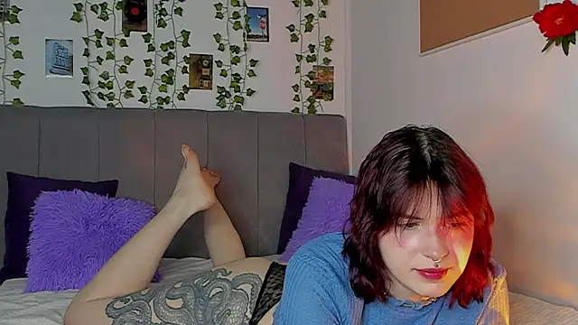 Snapshot of miss_Lizzy chatting on February 16, 1:36 am miss Lizzy online show from February 16, 1:36 am