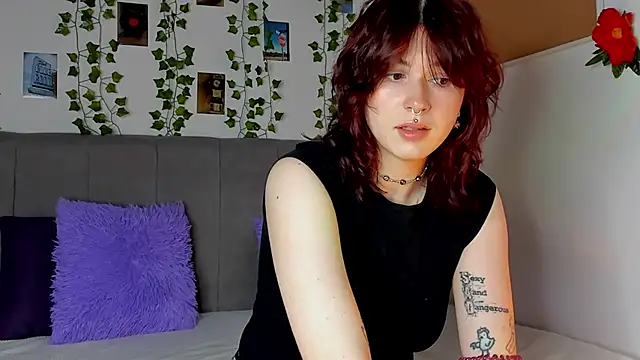 Snapshot of miss_Lizzy chatting on November 4, 1:16 am miss Lizzy online show from November 4, 1:16 am