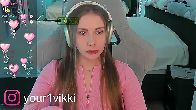 Snapshot of Vikki_Cheese chatting on December 6, 10:30 pm Vikki Cheese online show from December 6, 10:30 pm