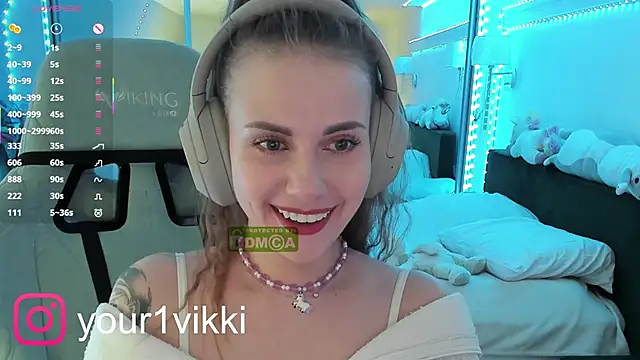 Snapshot of Vikki_Cheese chatting on February 9, 8:44 am Vikki Cheese online show from February 9, 8:44 am