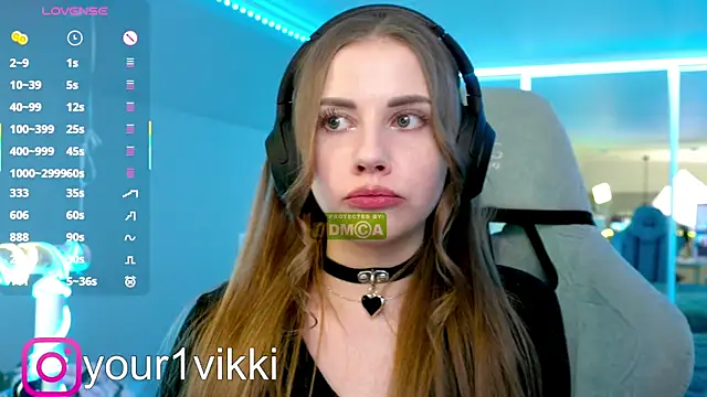 Snapshot of Vikki_Cheese chatting on February 16, 1:36 am Vikki Cheese online show from February 16, 1:36 am