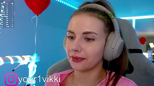 Snapshot of Vikki_Cheese chatting on February 23, 4:39 am Vikki Cheese online show from February 23, 4:39 am