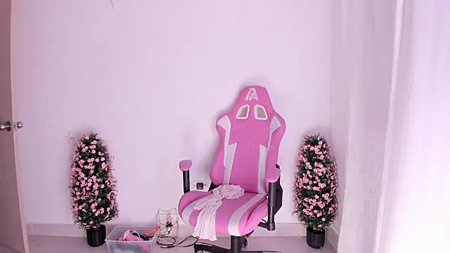 keissy rincon  online show from January 10, 12:45 am