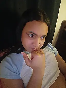 Snapshot of Andrys_ chatting on June 4, 5:24 am Andrys online show from June 4, 5:24 am