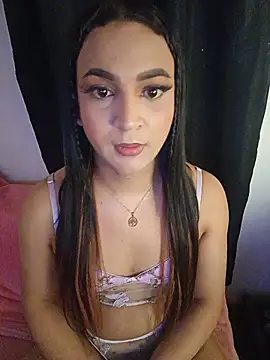 Snapshot of Andrys_ chatting on June 5, 3:35 am Andrys online show from June 5, 3:35 am