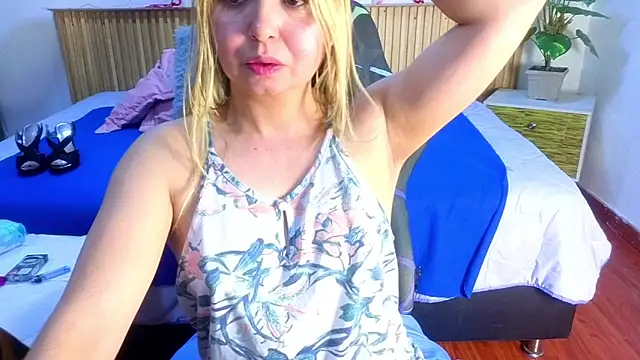 Snapshot of rose_meyer chatting on April 26, 3:42 pm rose meyer online show from April 26, 3:42 pm