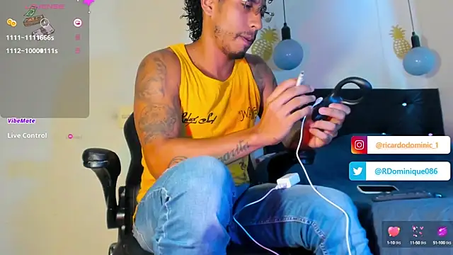 FuckHardlove online show from January 31, 3:00 pm