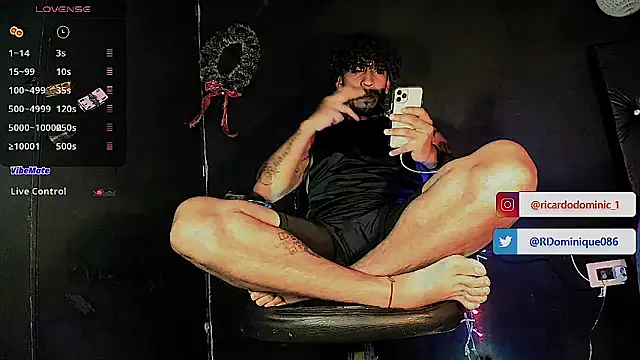 FuckHardlove online show from December 17, 6:25 pm