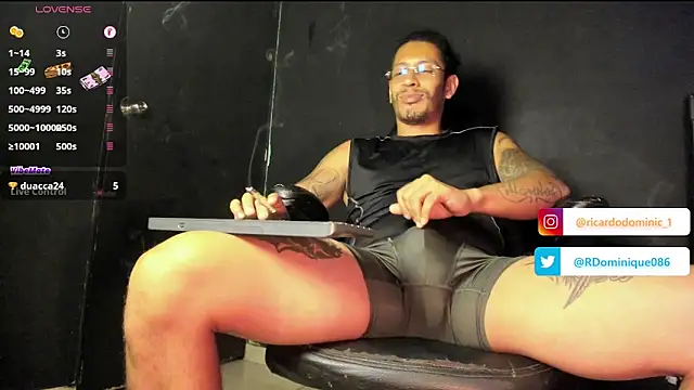 FuckHardlove online show from April 29, 3:49 pm