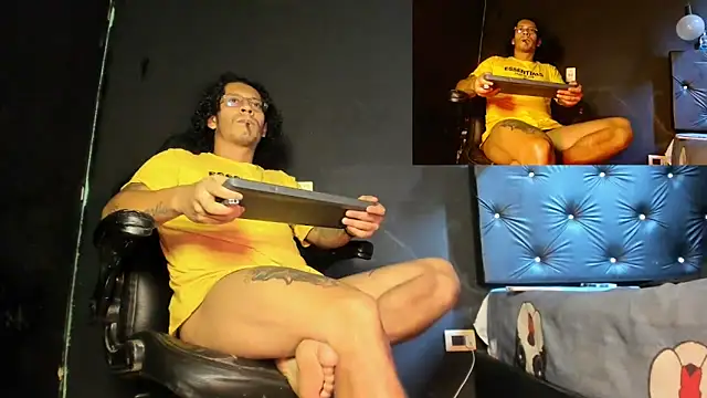Snapshot of FuckHardlove chatting on May 29, 6:39 pm FuckHardlove online show from May 29, 6:39 pm