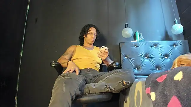 Snapshot of FuckHardlove chatting on June 14, 6:54 pm FuckHardlove online show from June 14, 6:54 pm